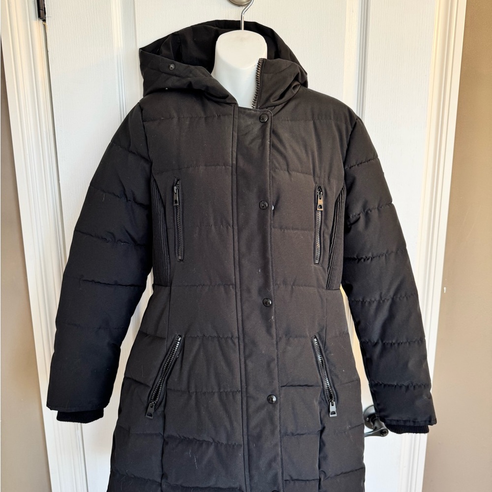 Ladies Guess winter coat with detachable faux fur trim